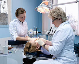 Где полечить зубы ночью?